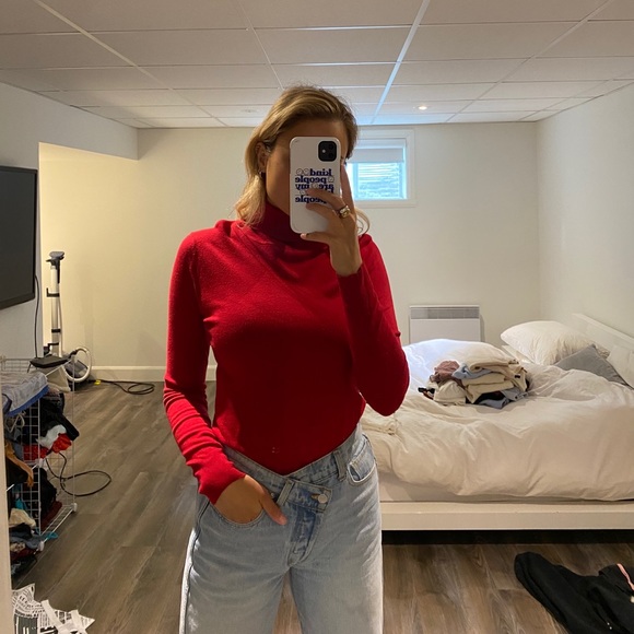 Red turtleneck - Picture 3 of 4